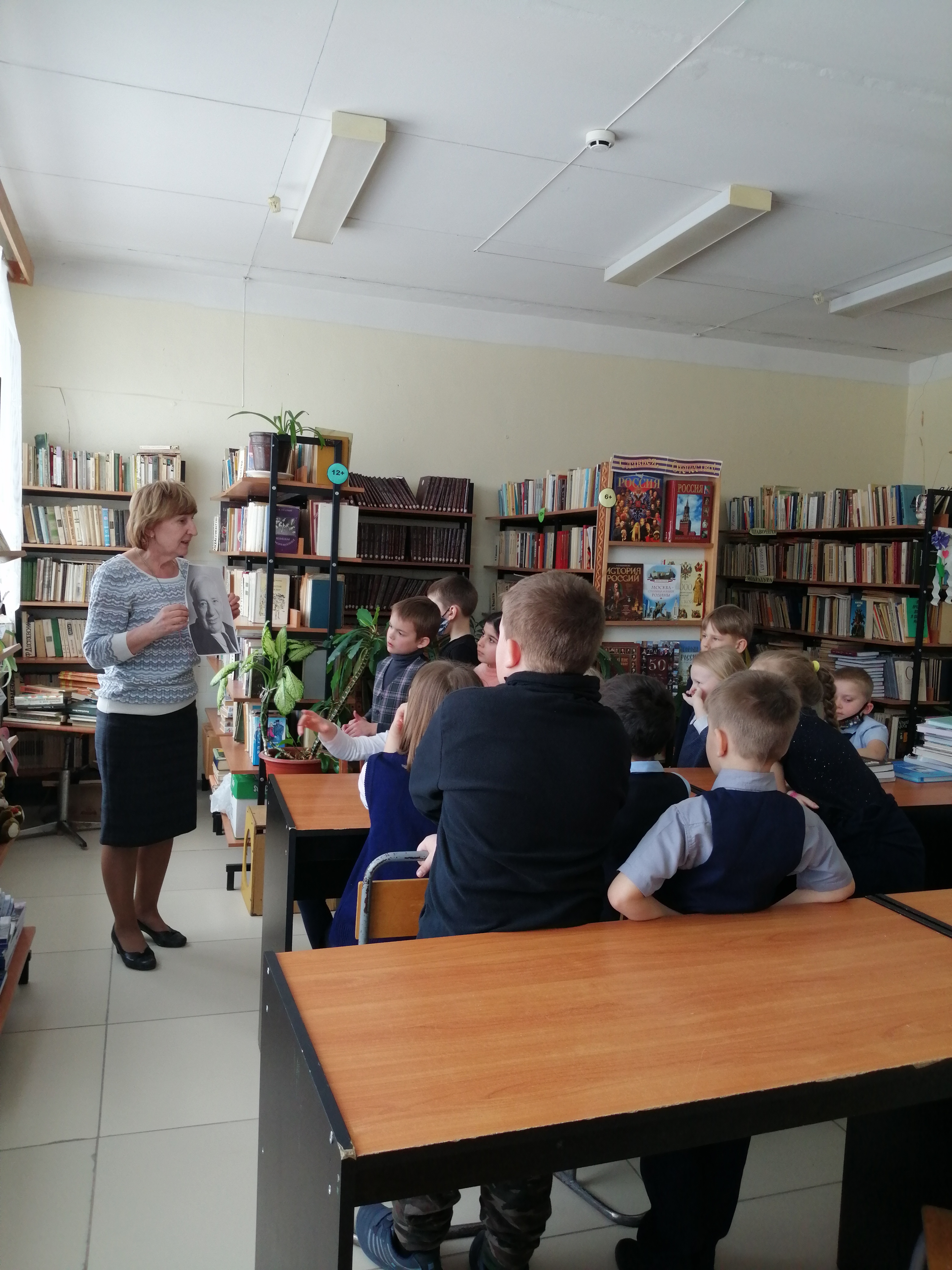 Беседа по книжной выставке "Добрые сказки К.И.Чуковского"