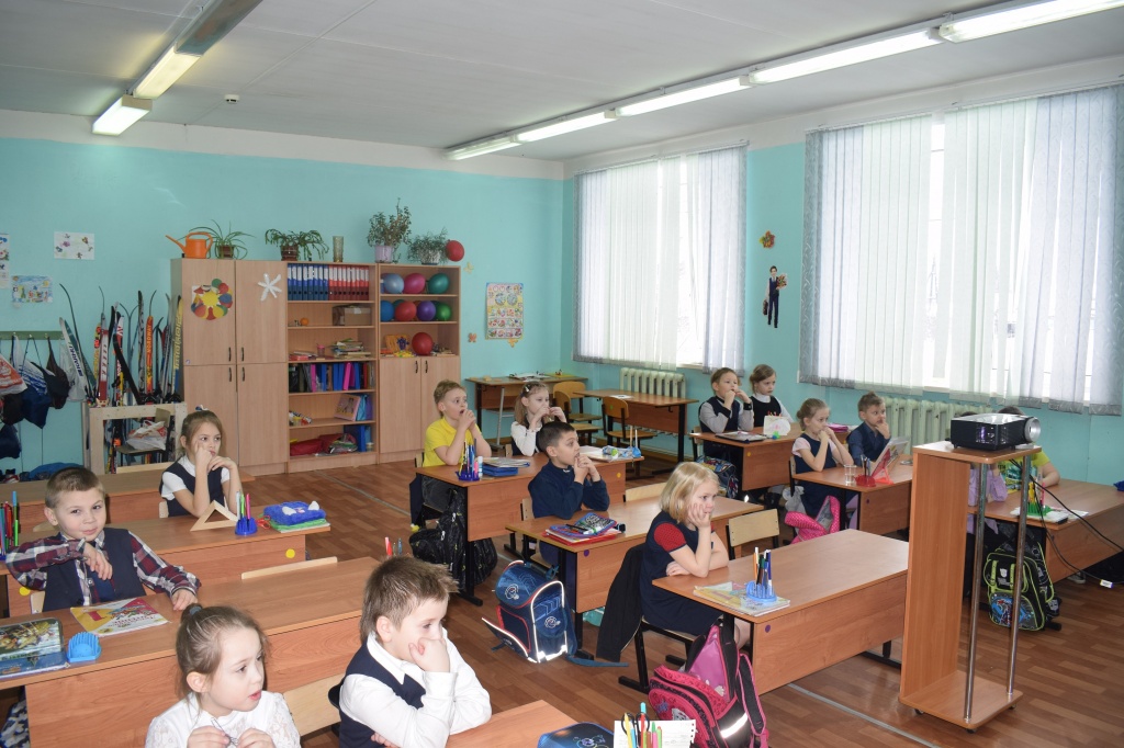 Посвящение в читатели библиотеки 1"А" класс